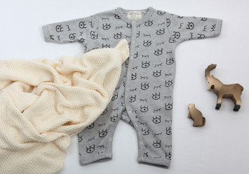 Cuddly throw for Babies and small Kids cream