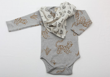 Onesie with chetaah print 2
