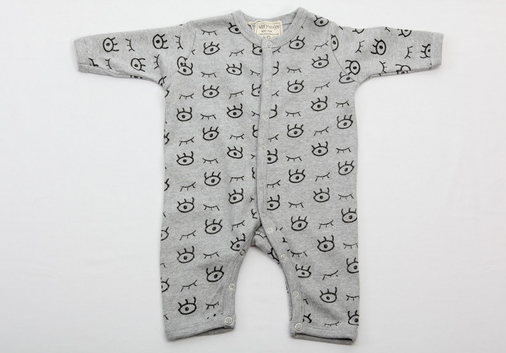 Sleeper with dreamy eyes