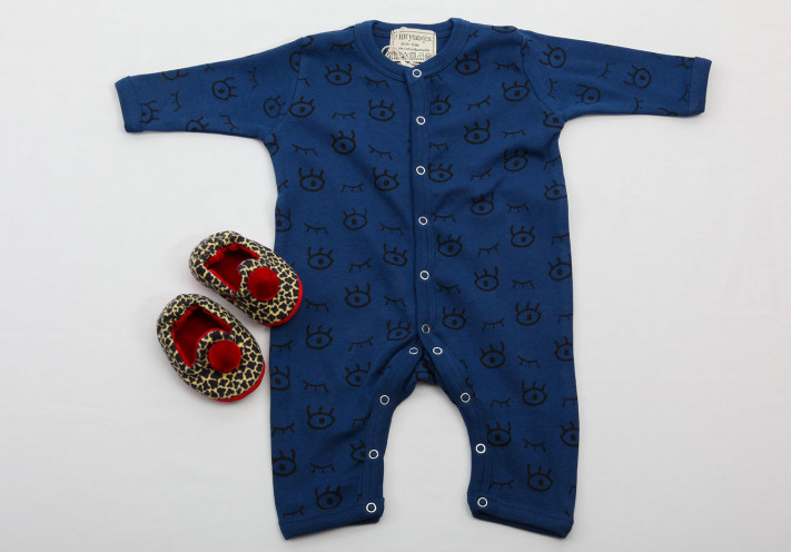 Sleeper with dreamy eyes